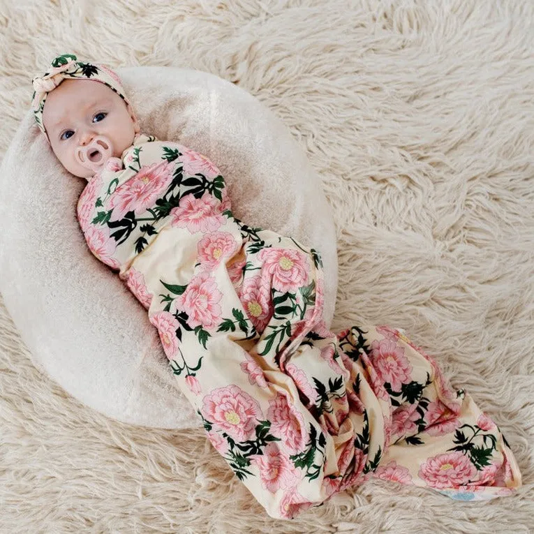 Ava Jersey Gift Set Swaddle with accessories