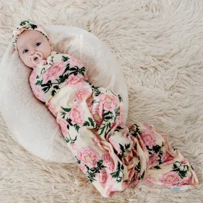 Ava Jersey Gift Set Swaddle with accessories