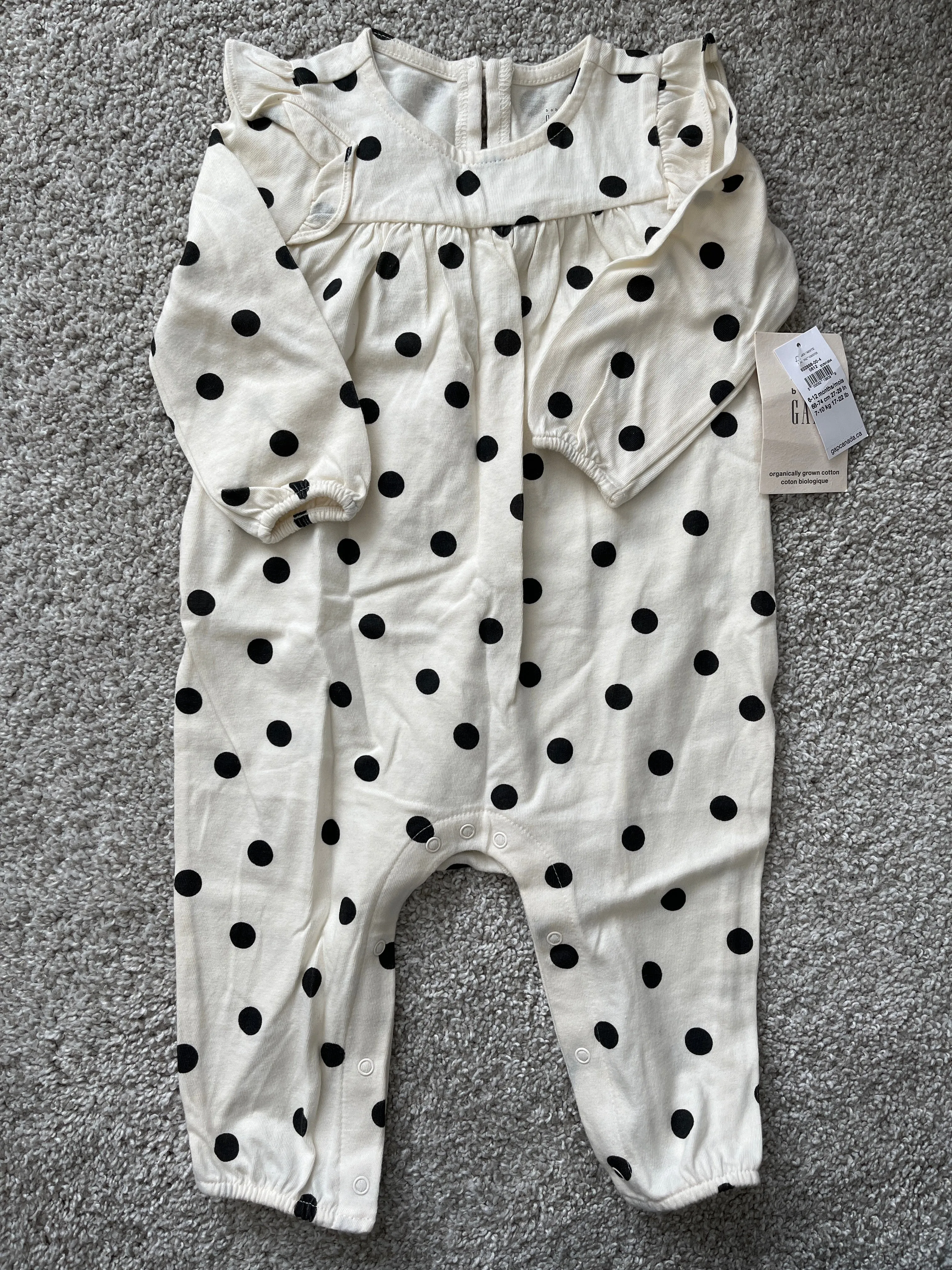 BNWT Long sleeve onesie. 6-12m, Kids 9 Month (6-9M)