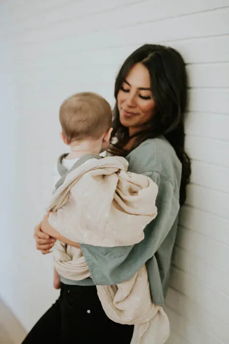 COTTON MUSLIN SWADDLE BLANKET - TAUPE CROSS