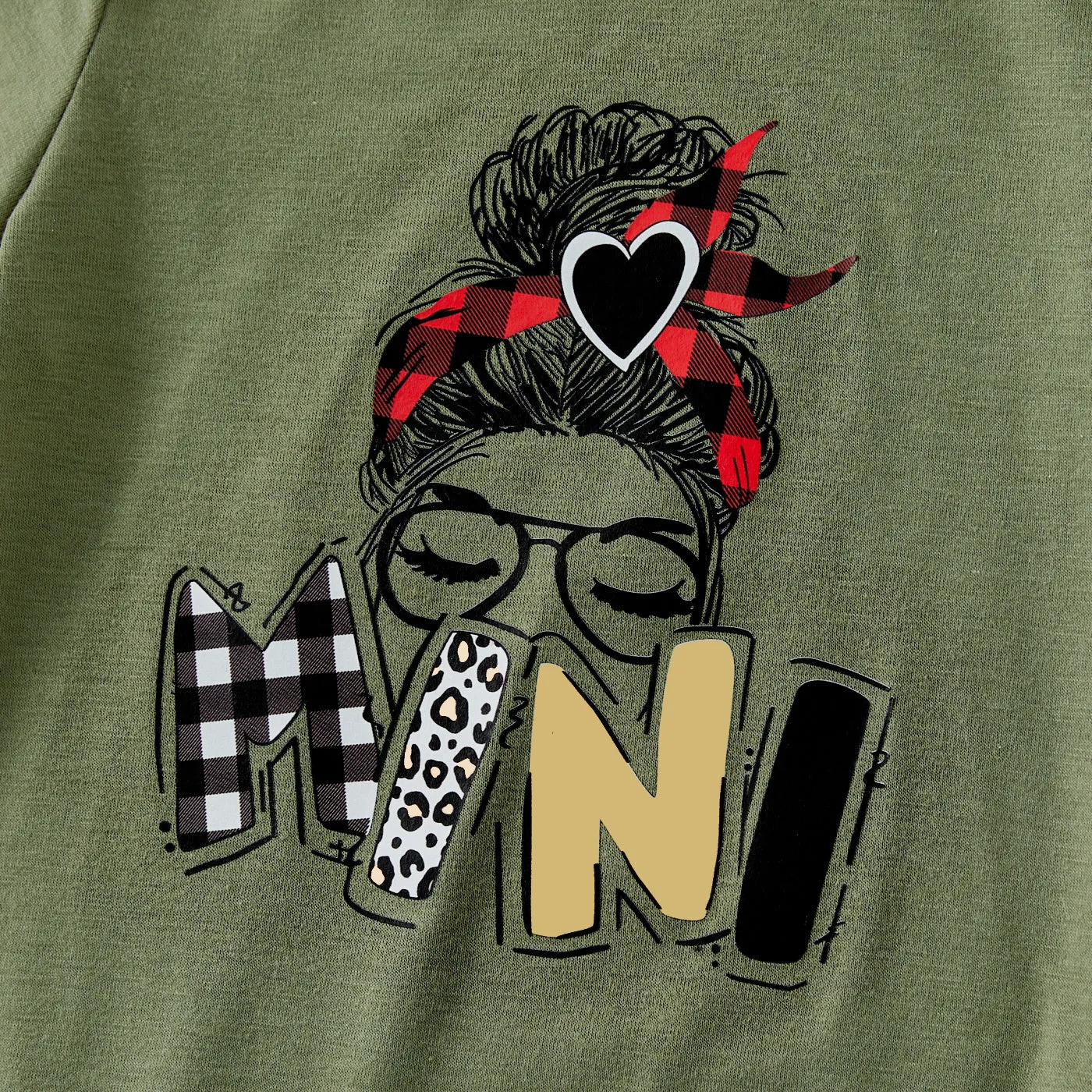 Mommy and Me Characters Letter Print Army Green Short-sleeve Twist Knot T-shirt Dress for Mom and Me
